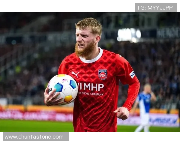 史浩克与法兰克福的精彩对决揭示德甲新赛季的竞争格局与球队实力对比